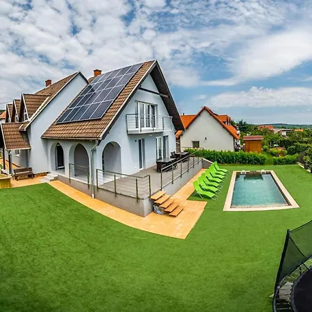 Aranyeso Apartmanhazak No.1 Балатональмади